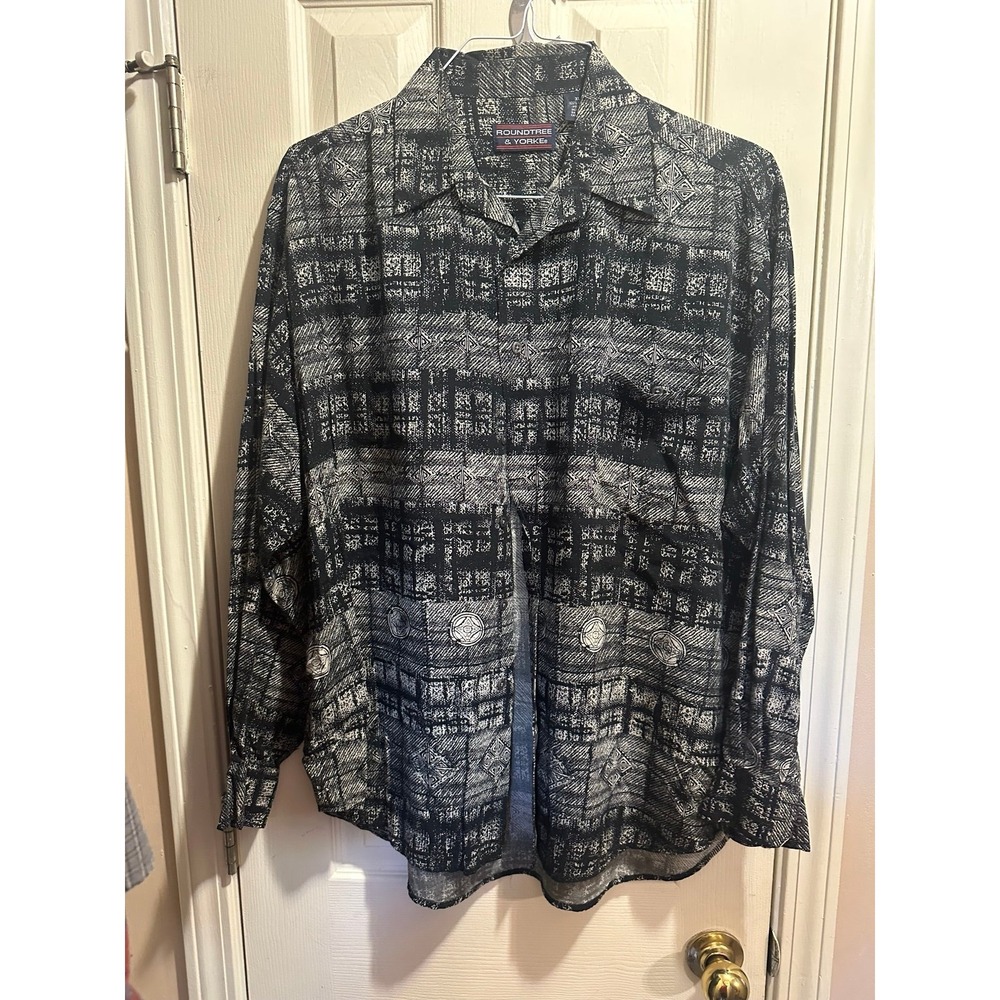 Roundtree & Yorke men's long-sleeve button-down shirt .